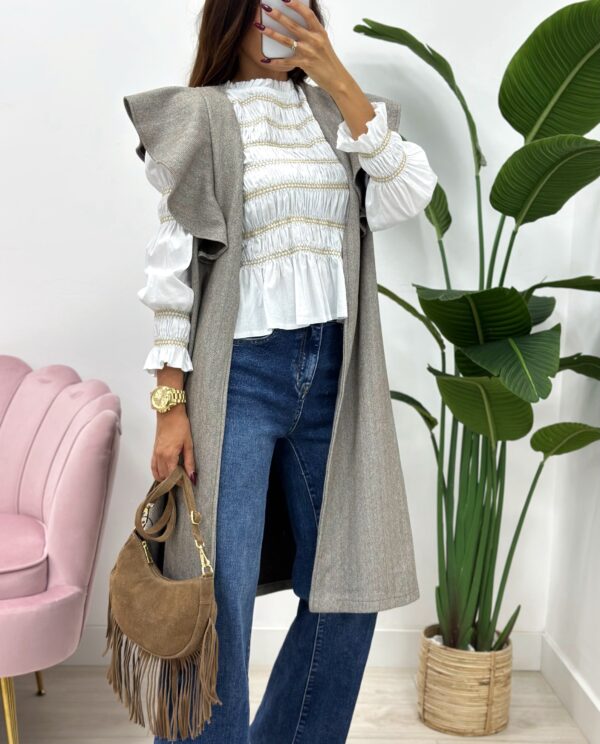 CHALECO LARGO VOLANTITOS