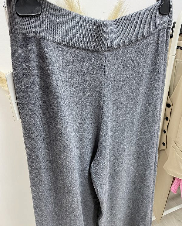 PANTALON PUNTO GRIS