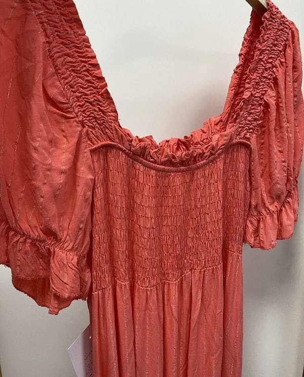 VESTIDO FRUNCE CORAL