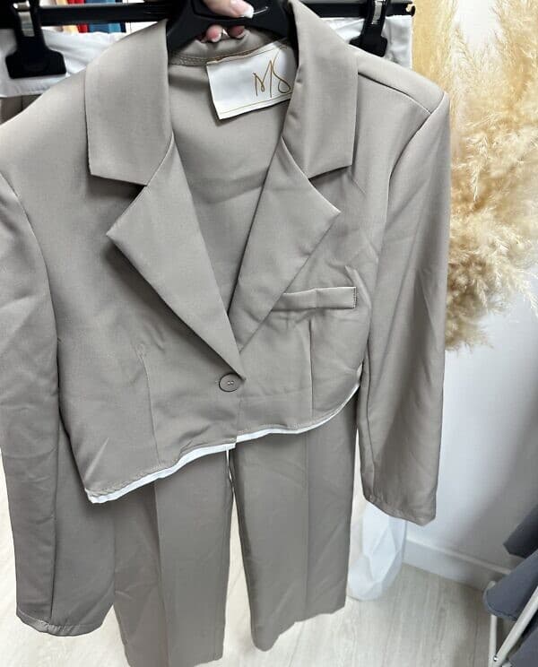 Traje TAUPE