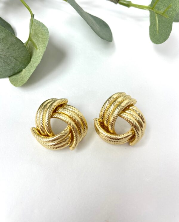 PENDIENTES ANUDADO DORADO