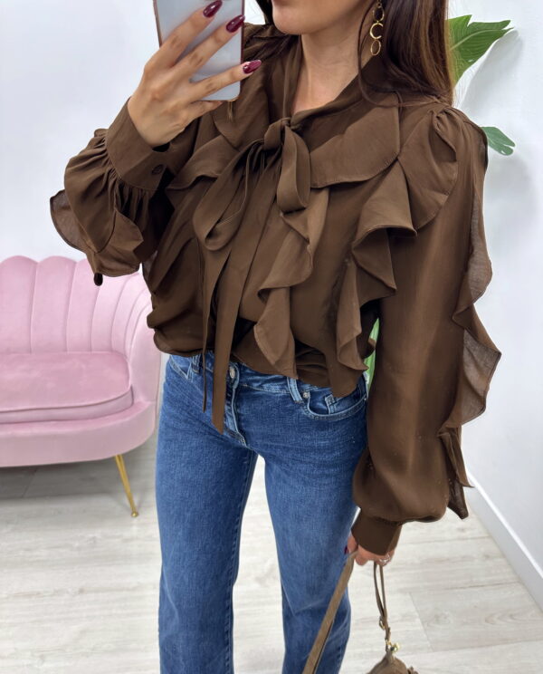 BLUSA VOLANTES MARRÓN