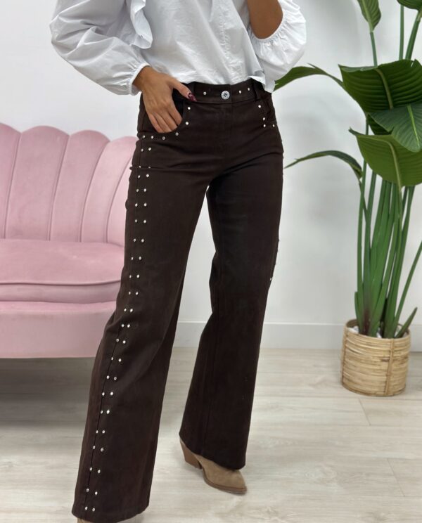 PANTALÓN MARRÓN TACHAS