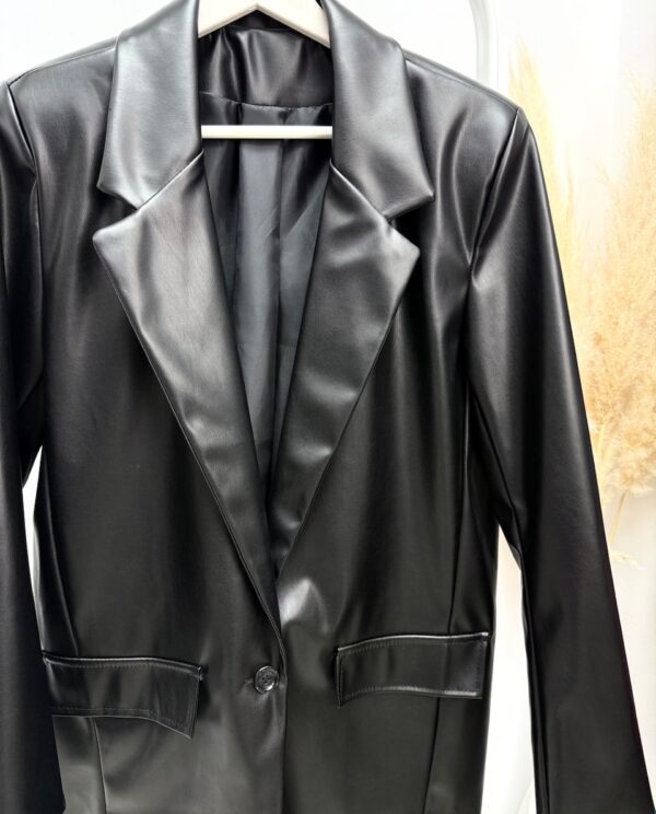 BLAZER EFECTO PIEL NEGRO