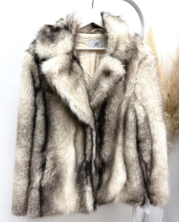 ABRIGO DE PELO BEIGE Y NEGRO