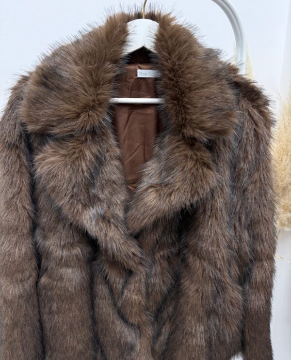 ABRIGO PELO SWEET MARRÓN