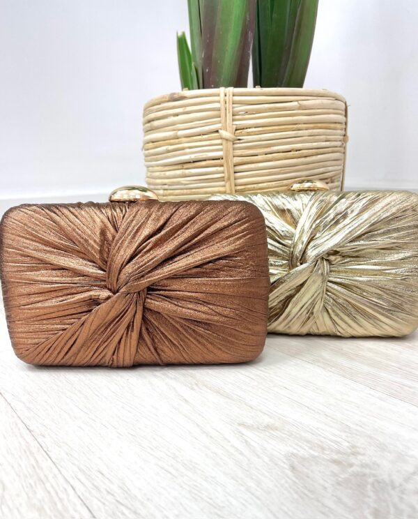 CLUTCH ANUDADO BRILLO
