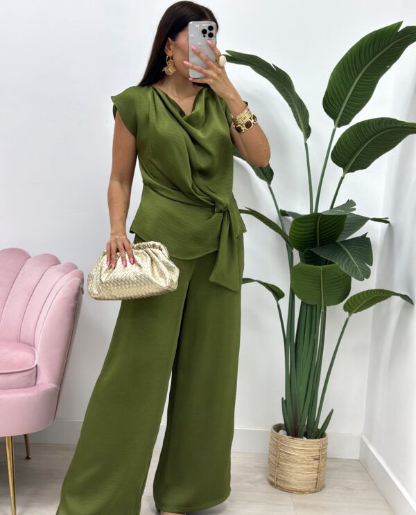 CONJUNTO SATINADO VERDE