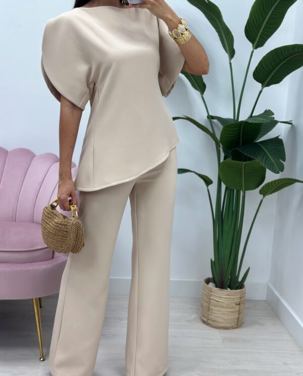 CONJUNTO LOTUS BEIGE