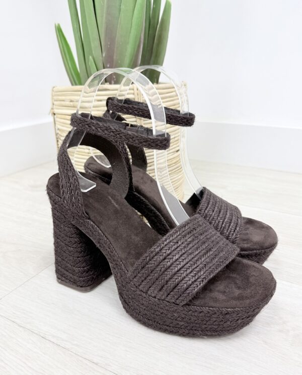 SANDALIAS TACÓN YUTE BROWN